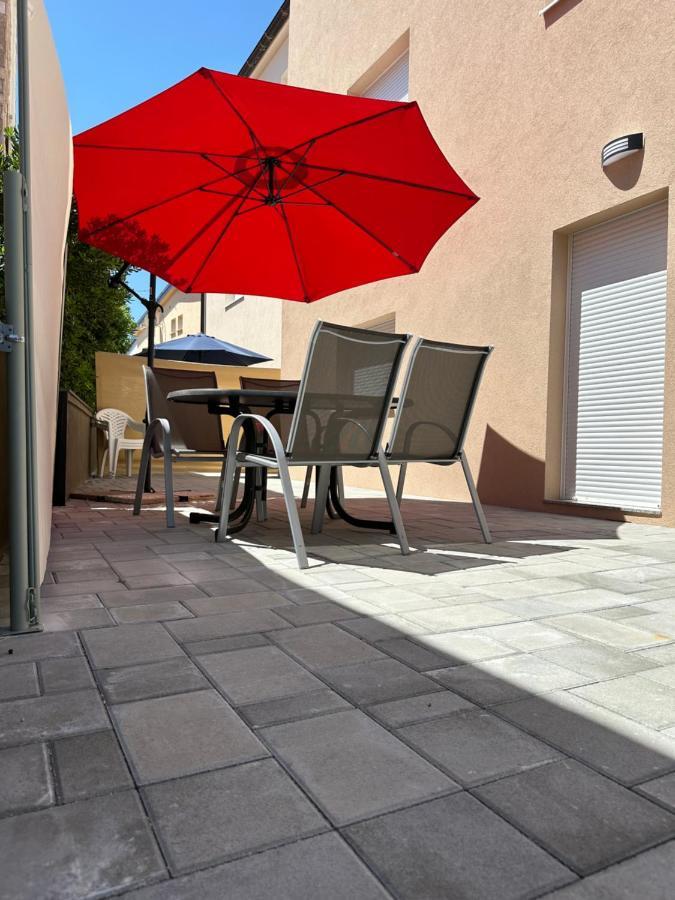 Apartmani Ivanic ヴィル エクステリア 写真